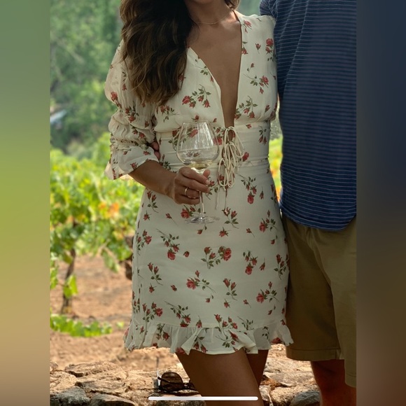 Reformation Laurelei Dress in Ivory with Roses, size US 4 - Picture 4 of 5